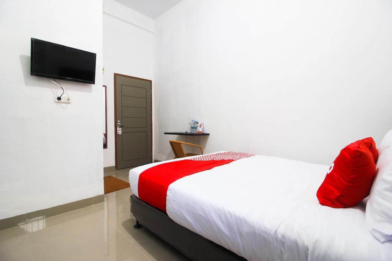Oyo 1653 Fajar Residence Pekanbaru Esterno foto