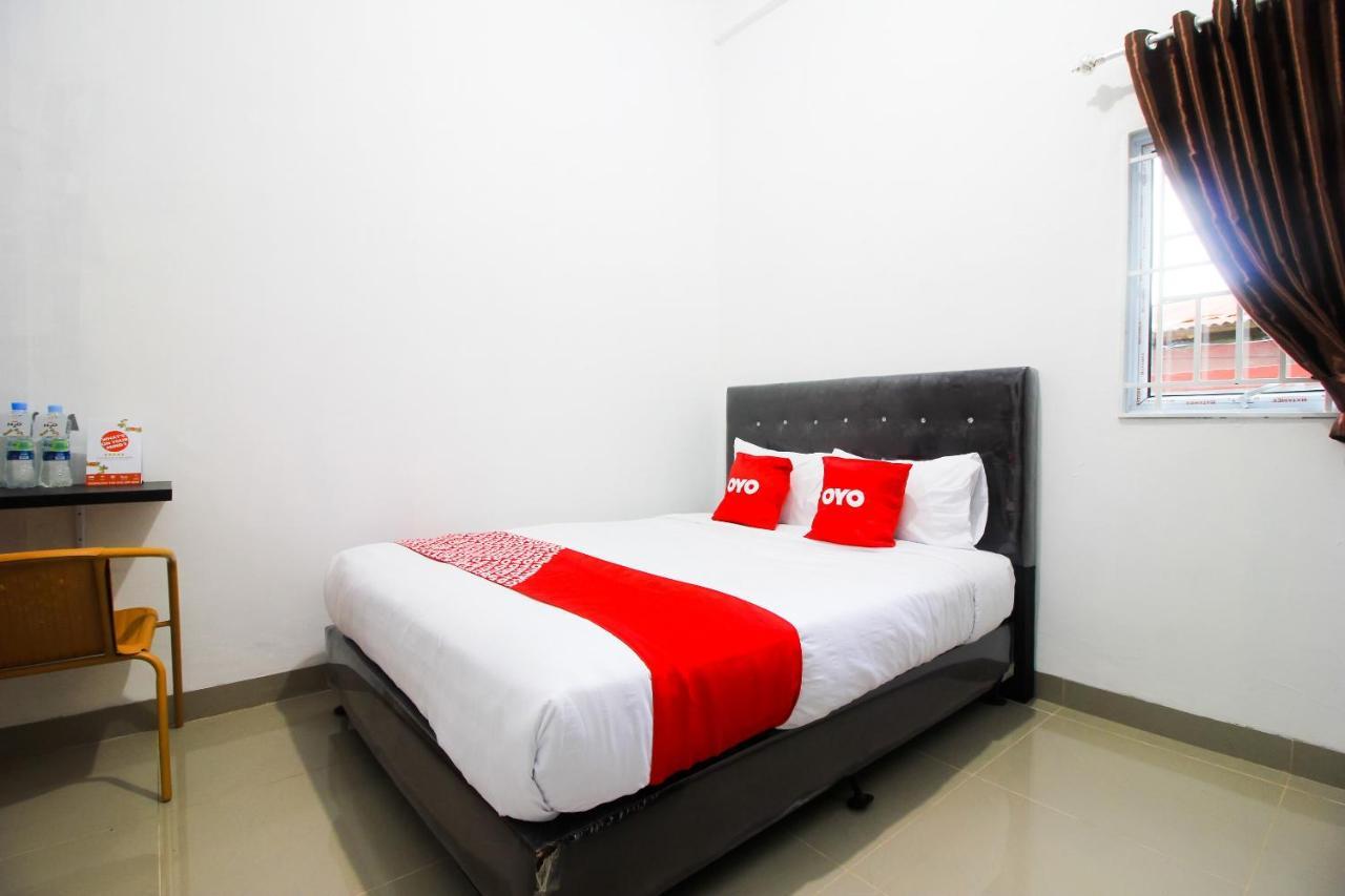 Oyo 1653 Fajar Residence Pekanbaru Esterno foto