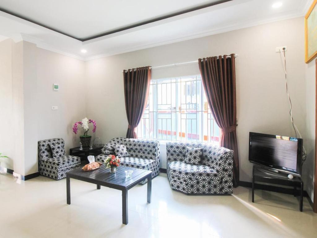 Oyo 1653 Fajar Residence Pekanbaru Esterno foto