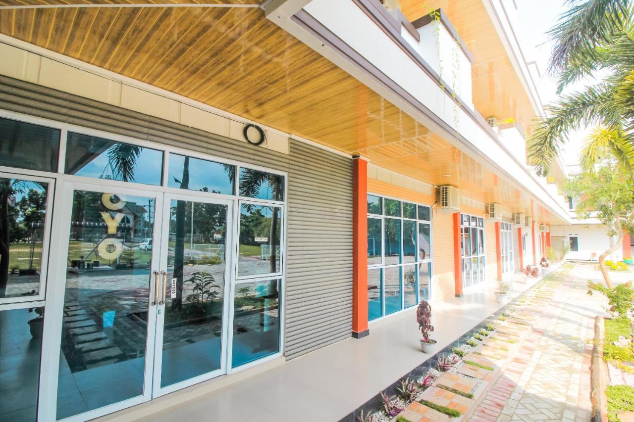 Oyo 1653 Fajar Residence Pekanbaru Esterno foto