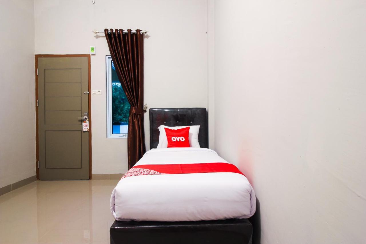Oyo 1653 Fajar Residence Pekanbaru Esterno foto