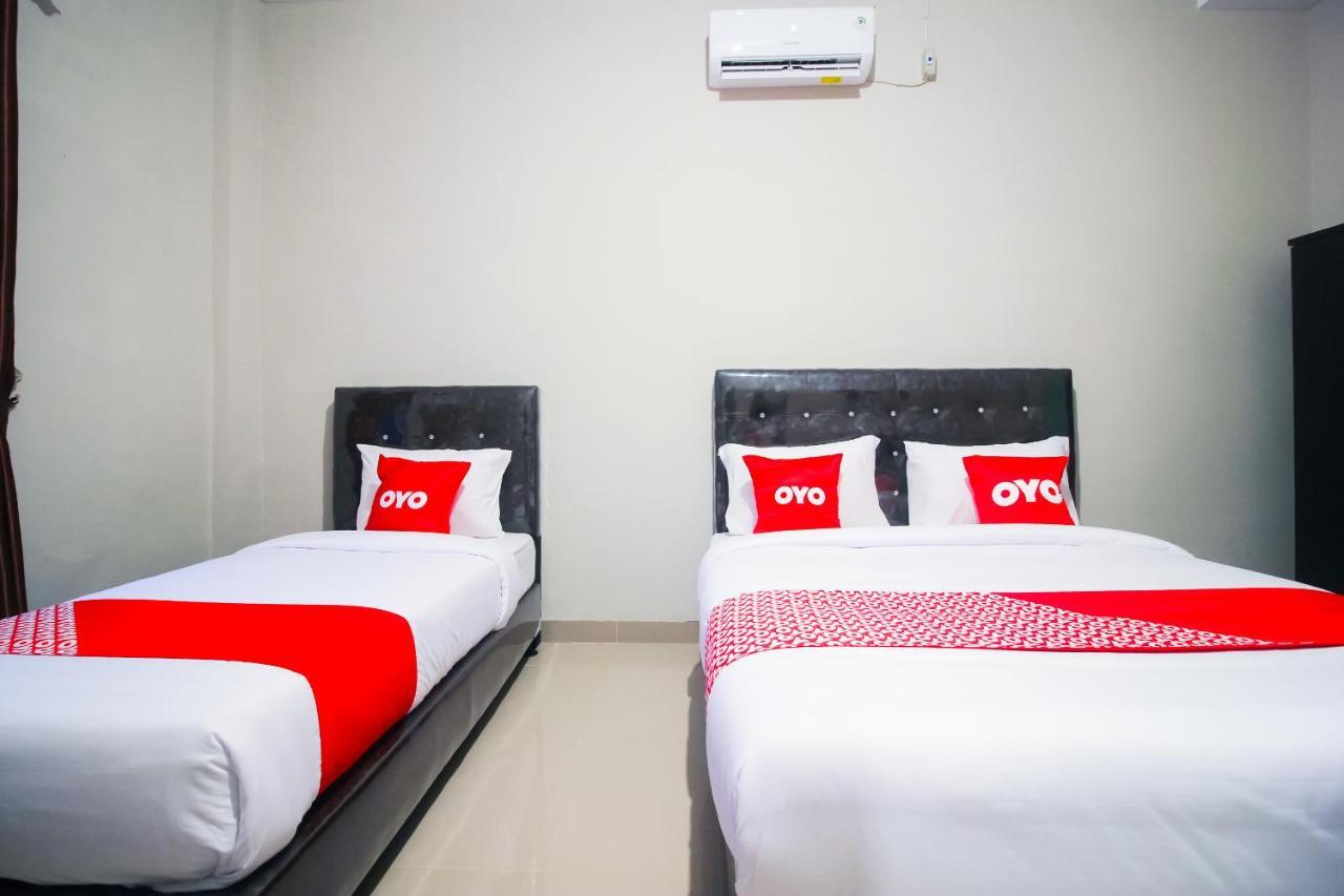 Oyo 1653 Fajar Residence Pekanbaru Esterno foto